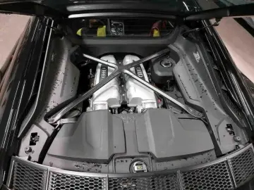 AUDI R8 Coupé V10 Performance 20Zoll LASER CARBON B&O