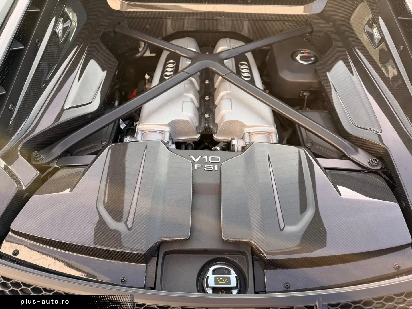 AUDI R8 Coupe 5.2 FSI  1of1 -EXKLUSIVE CARBON FULL OP