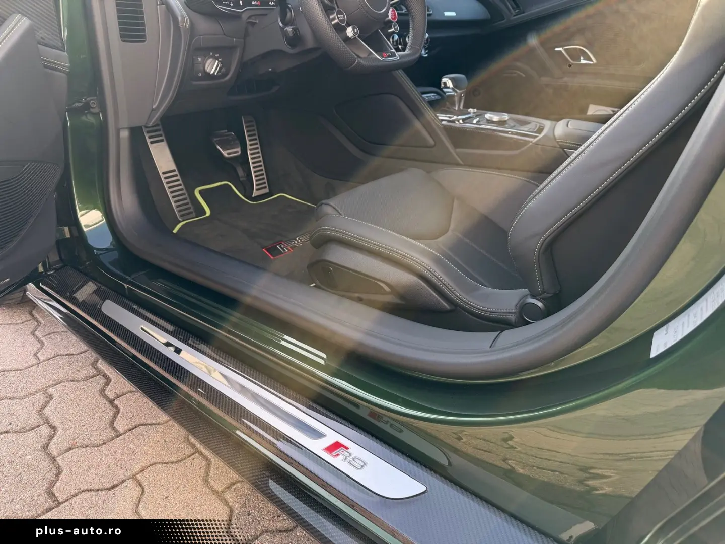 AUDI R8 Coupe 5.2 FSI  1of1 -EXKLUSIVE CARBON FULL OP