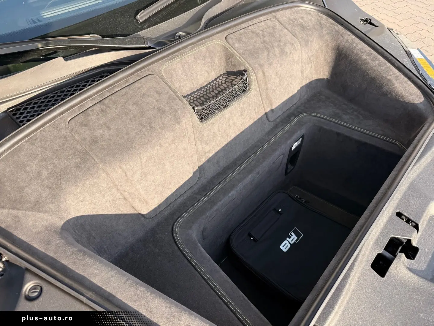 AUDI R8 Coupe 5.2 FSI  1of1 -EXKLUSIVE CARBON FULL OP