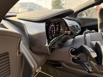 AUDI R8 Coupe 5.2 FSI  1of1 -EXKLUSIVE CARBON FULL OP