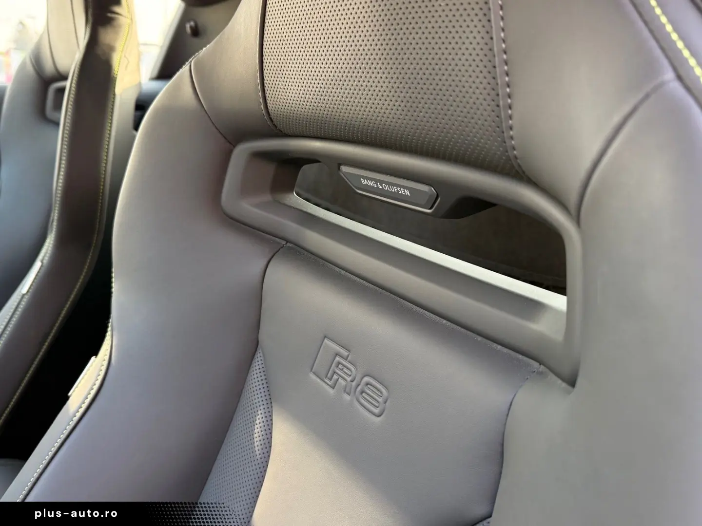 AUDI R8 Coupe 5.2 FSI  1of1 -EXKLUSIVE CARBON FULL OP