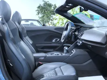 AUDI R8 Spyder 5.2 FSI RWD Performance  Laser KAM SHZ