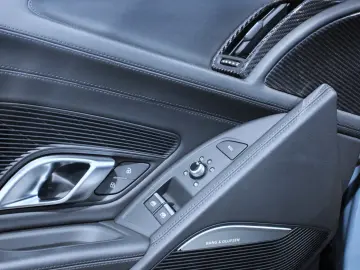 AUDI R8 Spyder 5.2 FSI RWD Performance  Laser KAM SHZ