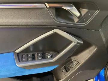 AUDI RS Q3 2.5 quattro TFSI S-line AHK AUT Kam. Leder