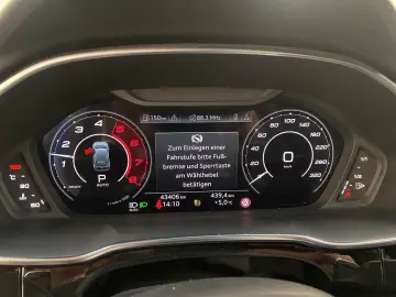 AUDI RS Q3 2.5 quattro TFSI S-line AHK AUT Kam. Leder