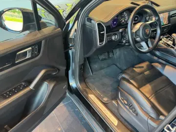 PORSCHE Cayenne E-Hybrid Platinum Edition