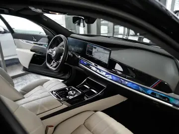 BMW 740 d xDrive M SPORT PRO Sky-Lou