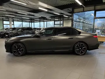 BMW 750 e xDrive M Sport Pro TV HUD PANO