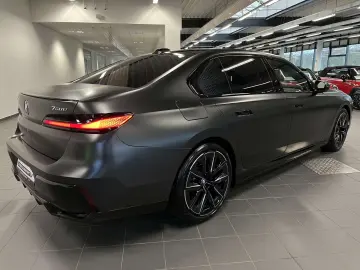 BMW 750 e xDrive M Sport Pro TV HUD PANO