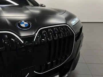 BMW 750 e xDrive M Sport Pro TV HUD PANO