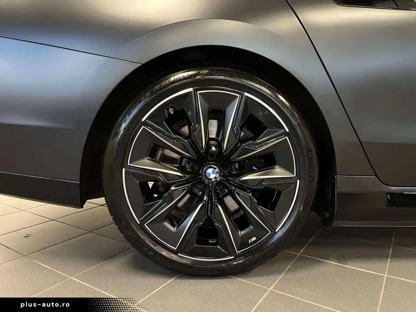 BMW 750 e xDrive M Sport Pro TV HUD PANO