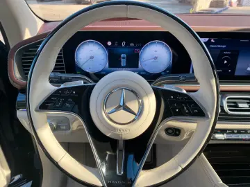 Mercedes-Benz GLS 600