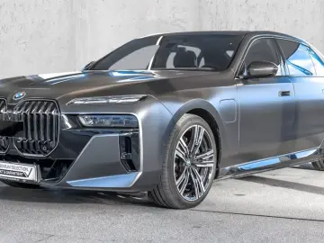 BMW 750 e xDrive M Sport HUD PANO ACC