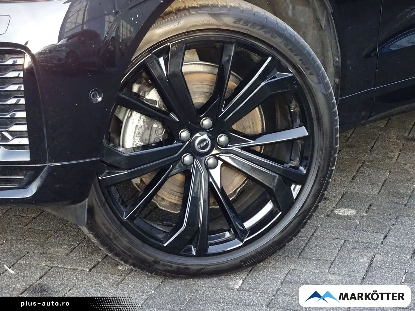 VOLVO XC60 Plus Black Edition Plug-In Hybrid AWD LED B