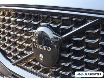 VOLVO XC60 Plus Black Edition Plug-In Hybrid AWD LED B