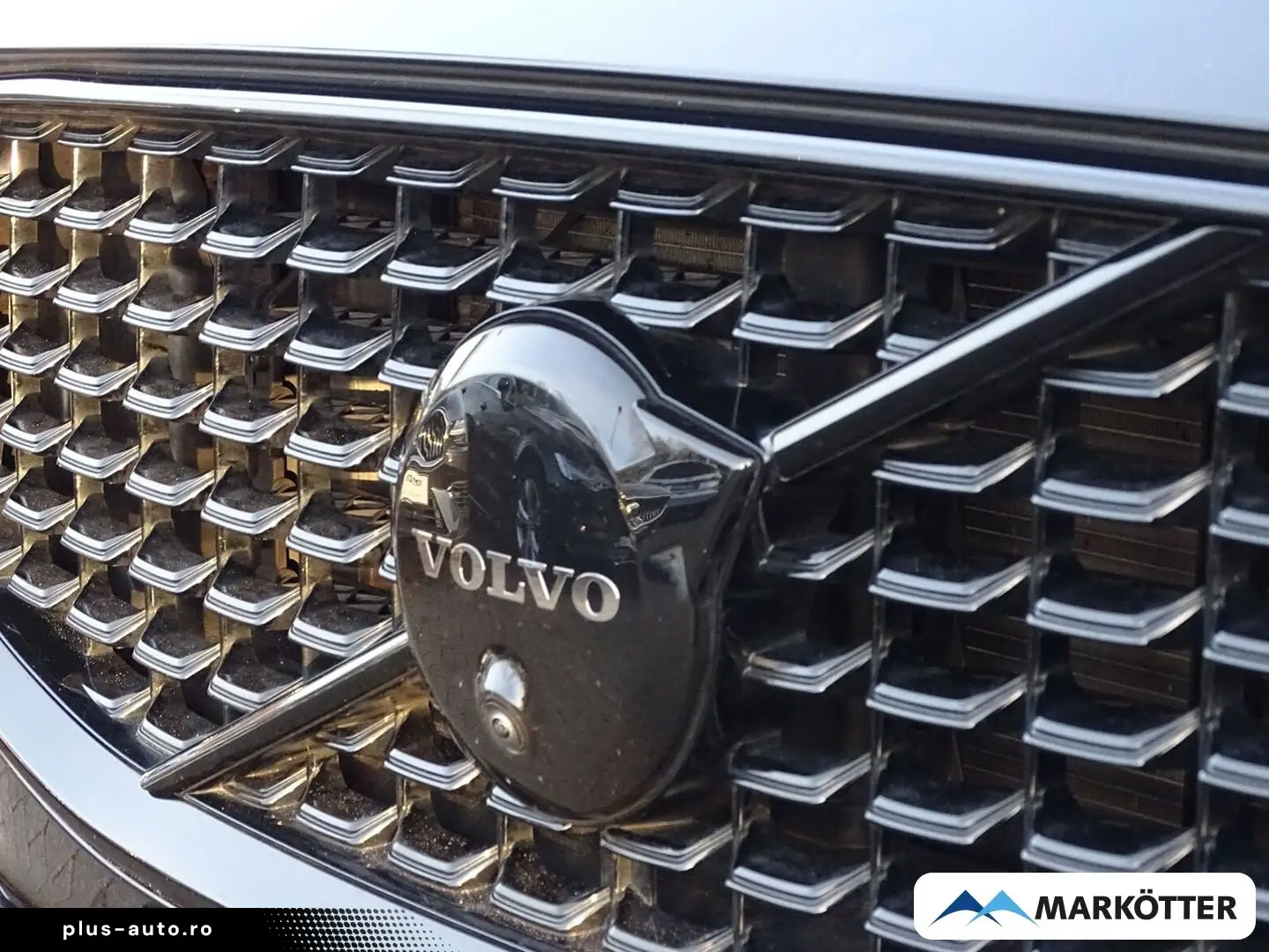 VOLVO XC60 Plus Black Edition Plug-In Hybrid AWD LED B