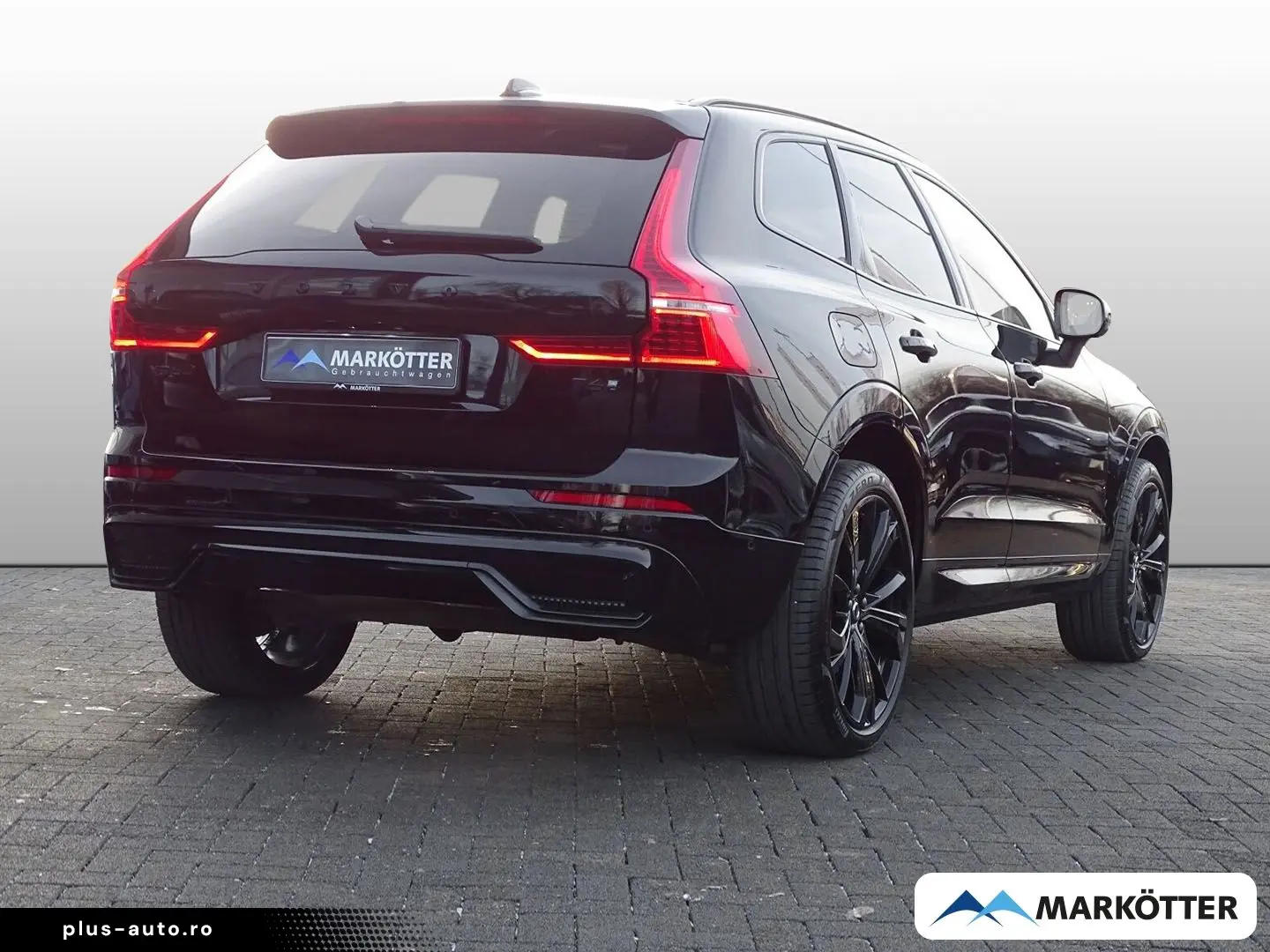 VOLVO XC60 Plus Black Edition Plug-In Hybrid AWD LED B