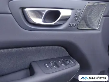 VOLVO XC60 Plus Black Edition Plug-In Hybrid AWD LED B