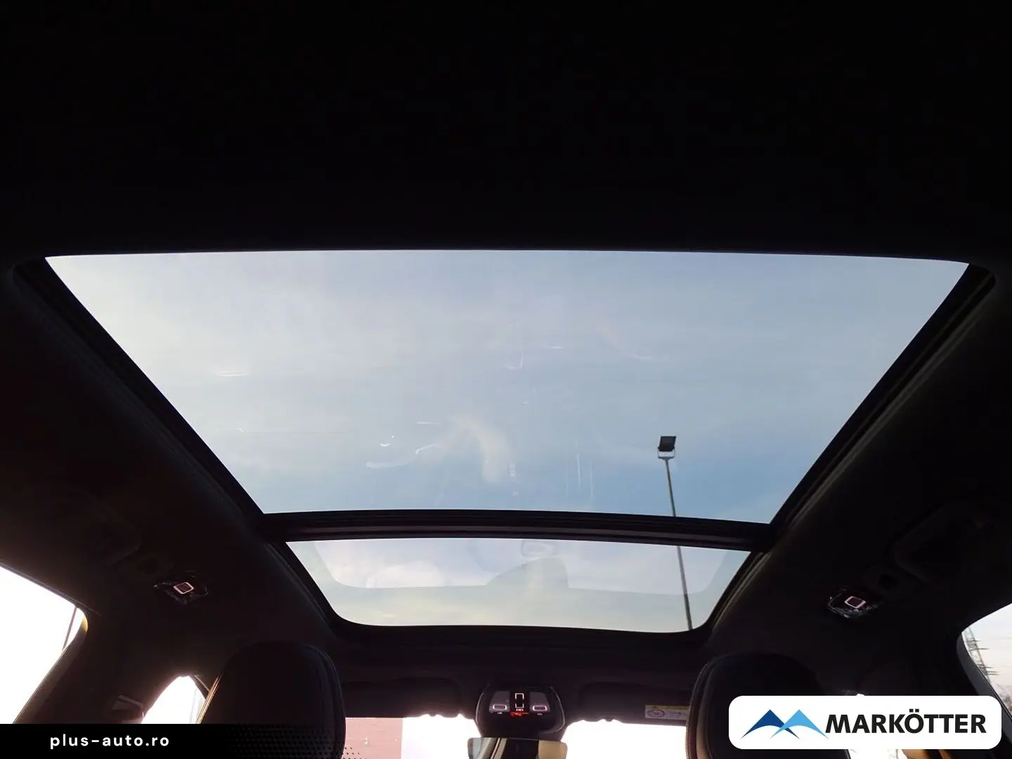 VOLVO XC60 Plus Black Edition Plug-In Hybrid AWD LED B