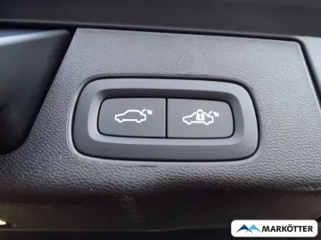 VOLVO XC60 Plus Black Edition Plug-In Hybrid AWD LED B