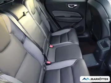 VOLVO XC60 Plus Black Edition Plug-In Hybrid AWD LED B