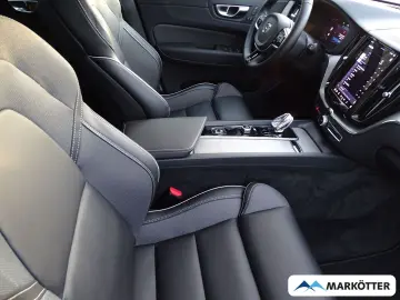 VOLVO XC60 Plus Black Edition Plug-In Hybrid AWD LED B