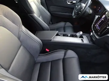 VOLVO XC60 Plus Black Edition Plug-In Hybrid AWD LED B