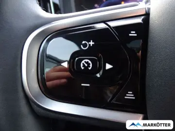 VOLVO XC60 Plus Black Edition Plug-In Hybrid AWD LED B