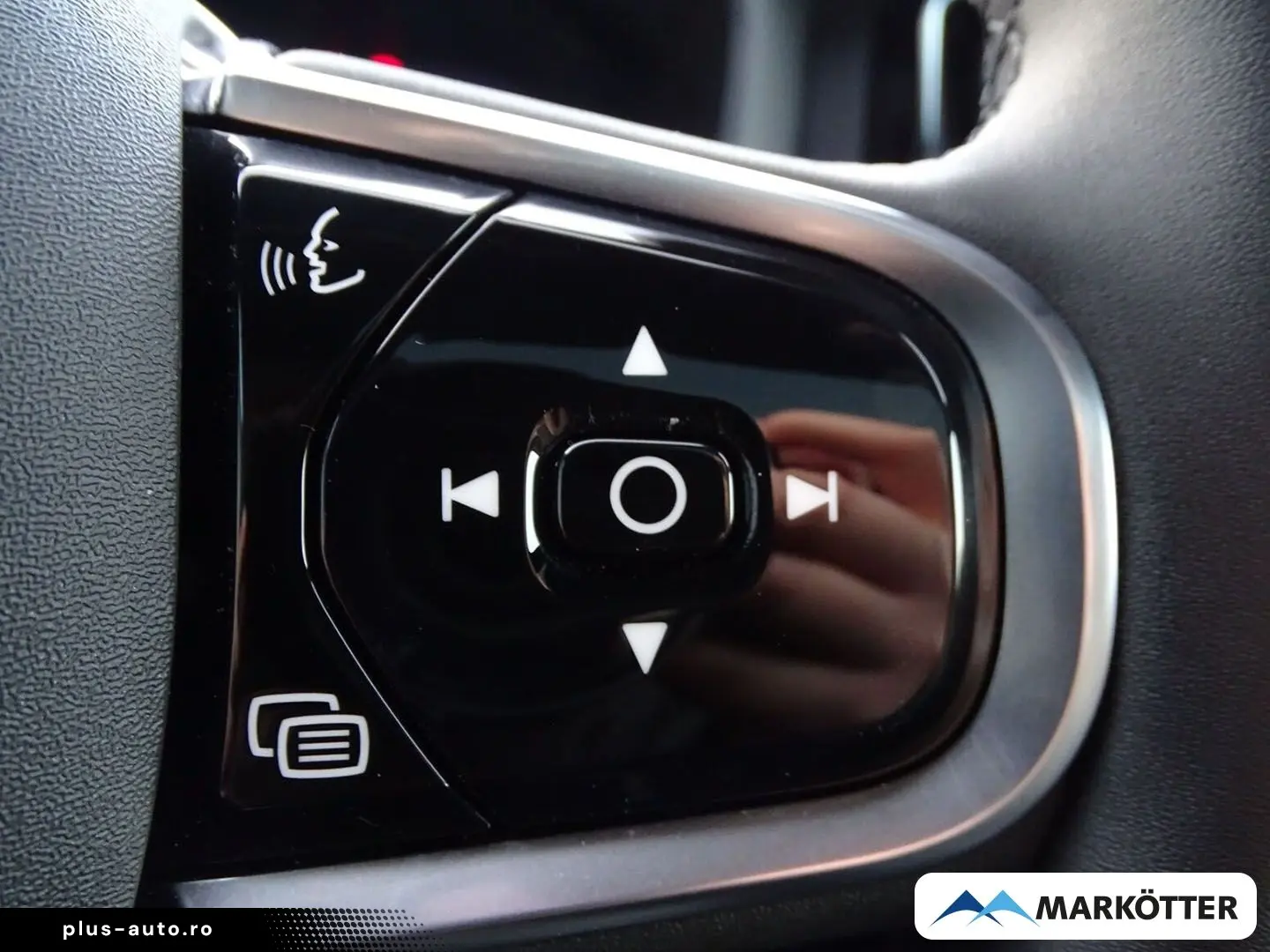 VOLVO XC60 Plus Black Edition Plug-In Hybrid AWD LED B