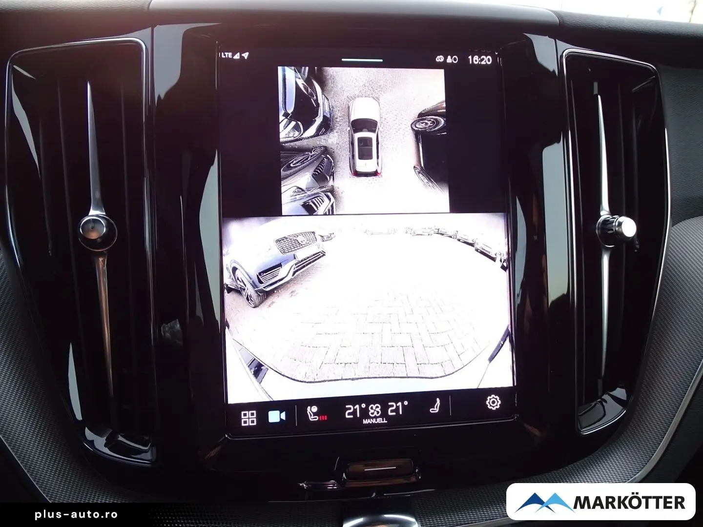 VOLVO XC60 Plus Black Edition Plug-In Hybrid AWD LED B