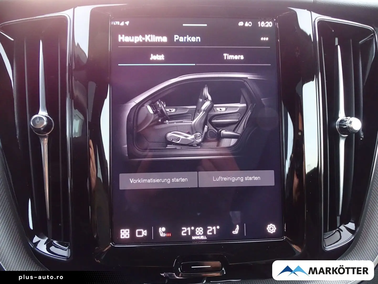 VOLVO XC60 Plus Black Edition Plug-In Hybrid AWD LED B