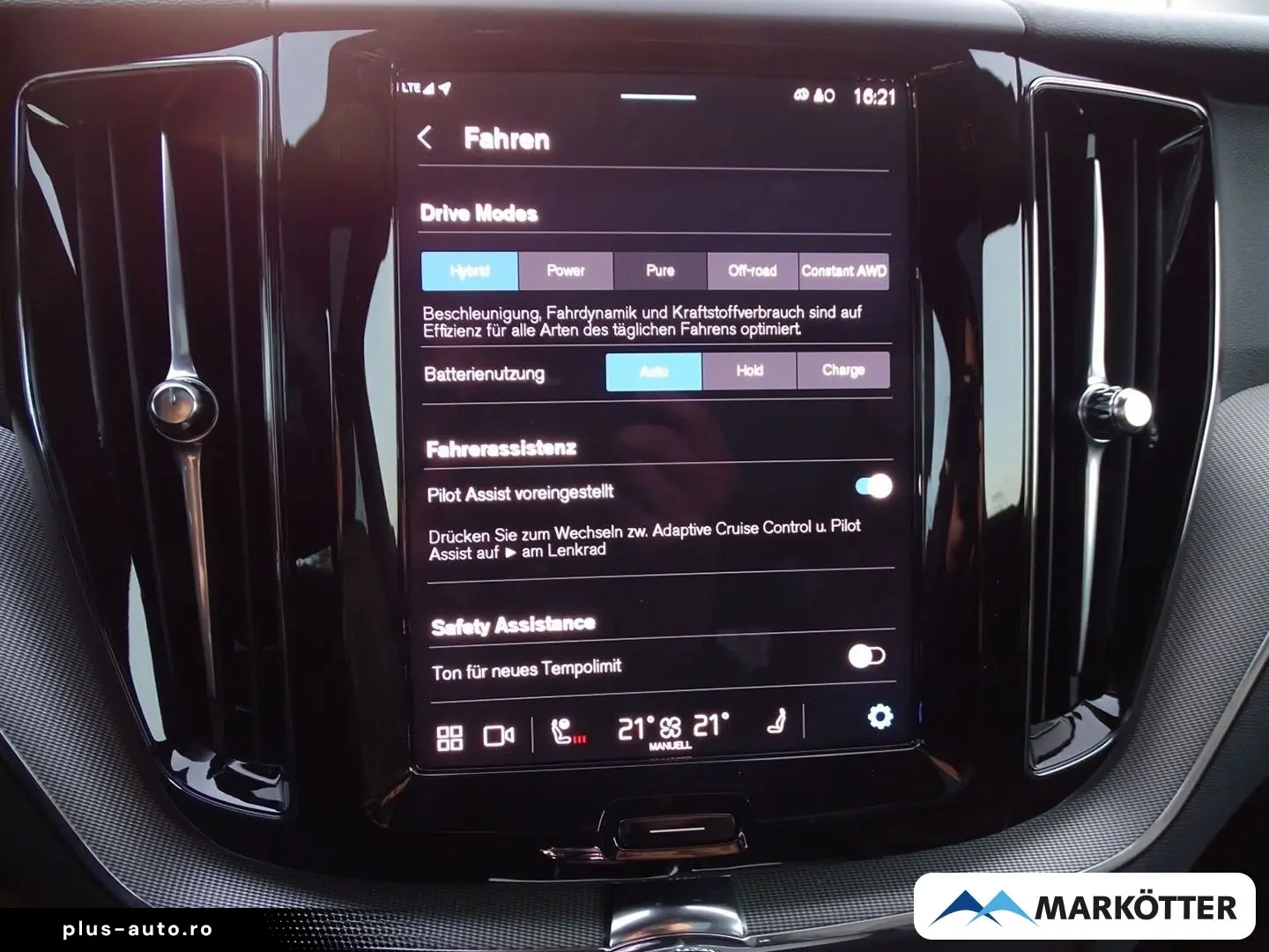 VOLVO XC60 Plus Black Edition Plug-In Hybrid AWD LED B