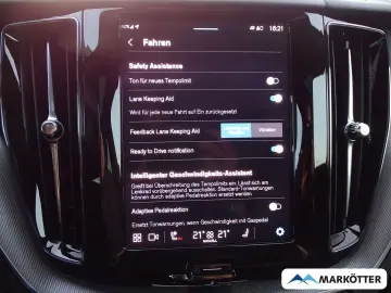 VOLVO XC60 Plus Black Edition Plug-In Hybrid AWD LED B