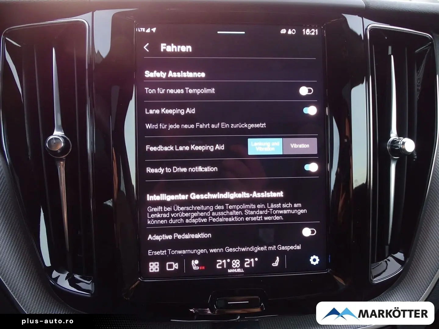 VOLVO XC60 Plus Black Edition Plug-In Hybrid AWD LED B