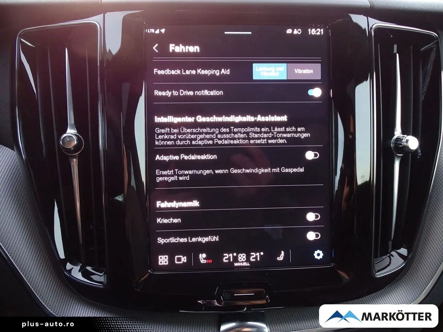 VOLVO XC60 Plus Black Edition Plug-In Hybrid AWD LED B