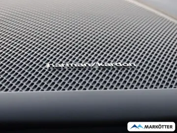 VOLVO XC60 Plus Black Edition Plug-In Hybrid AWD LED B