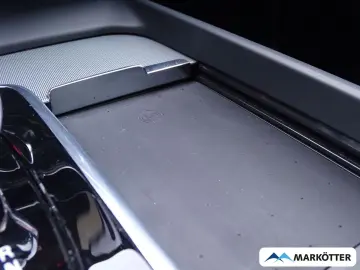 VOLVO XC60 Plus Black Edition Plug-In Hybrid AWD LED B