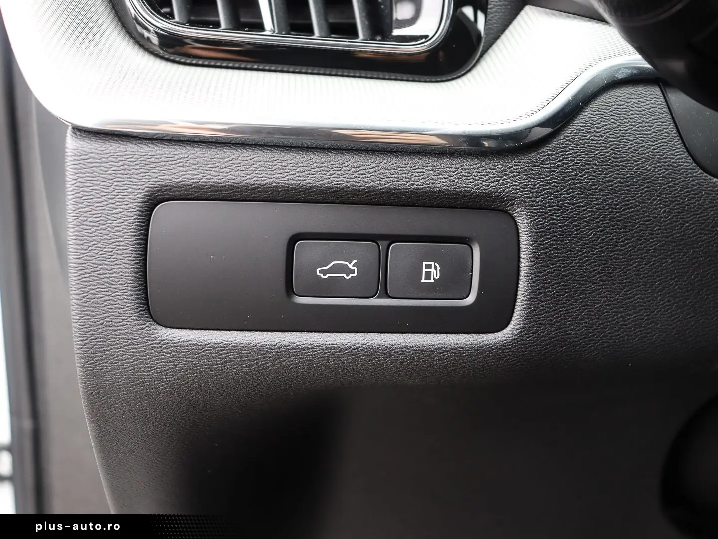 VOLVO XC60 R Design Recharge Plug-In Hybrid AWD T6 Twi