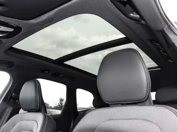 VOLVO XC60 R Design Recharge Plug-In Hybrid AWD T6 Twi