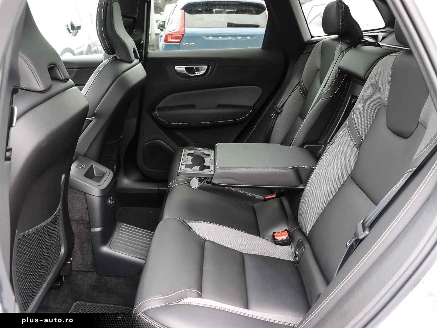 VOLVO XC60 R Design Recharge Plug-In Hybrid AWD T6 Twi