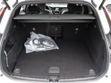 VOLVO XC60 R Design Recharge Plug-In Hybrid AWD T6 Twi