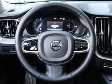 VOLVO XC60 Plus Bright Recharge Plug-In Hybrid AWD Sta