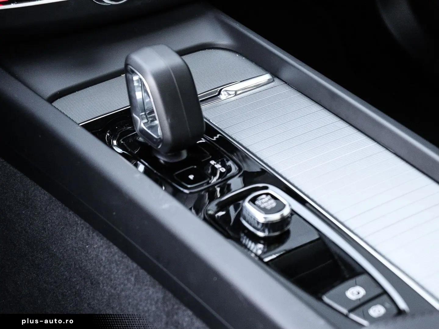 VOLVO XC60 Plus Bright Recharge Plug-In Hybrid AWD Sta