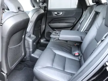 VOLVO XC60 Plus Bright Recharge Plug-In Hybrid AWD Sta