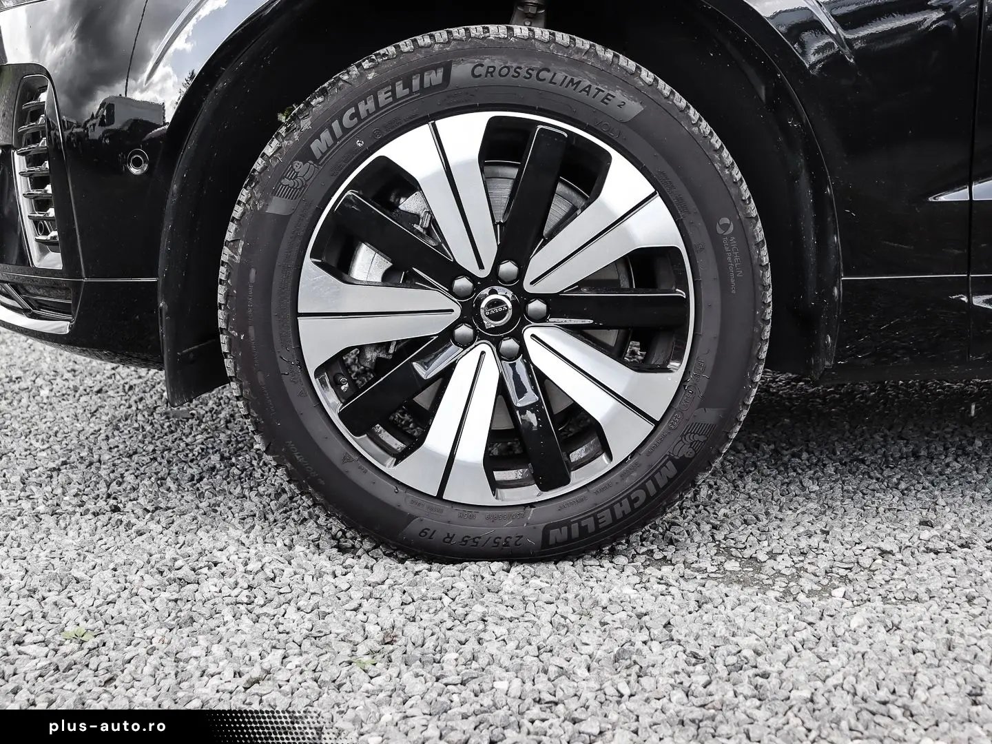 VOLVO XC60 Plus Dark Recharge Plug-In Hybrid AWD T6 Tw