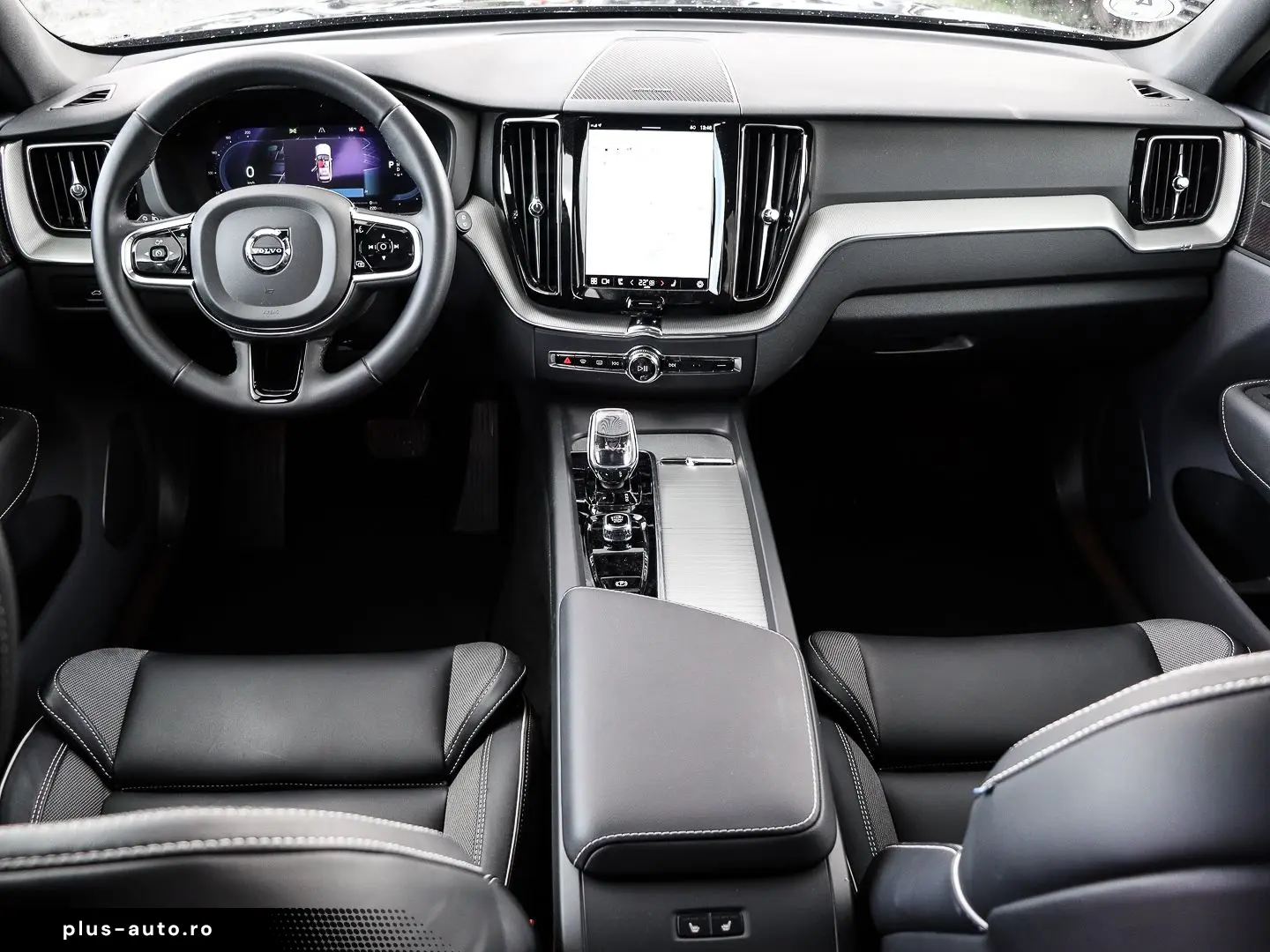 VOLVO XC60 Plus Dark Recharge Plug-In Hybrid AWD T6 Tw