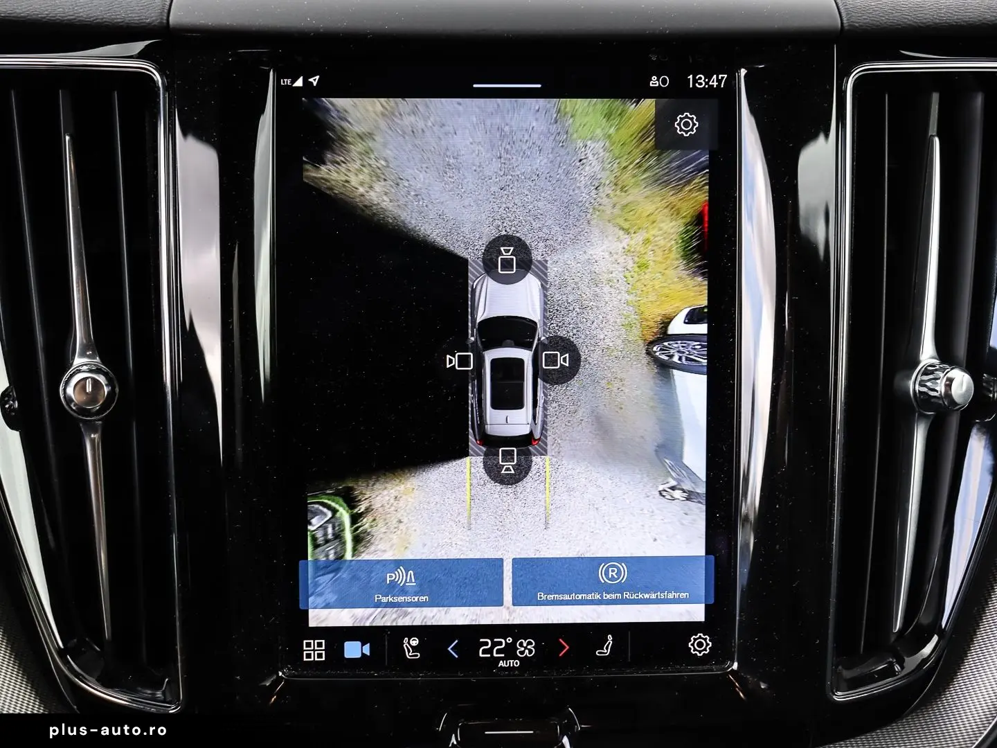 VOLVO XC60 Plus Dark Recharge Plug-In Hybrid AWD T6 Tw