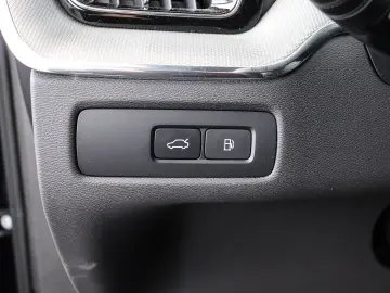 VOLVO XC60 Plus Dark Recharge Plug-In Hybrid AWD T6 Tw