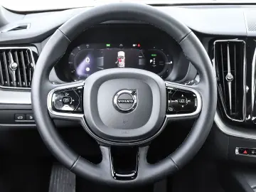 VOLVO XC60 Plus Dark Recharge Plug-In Hybrid AWD T6 Tw